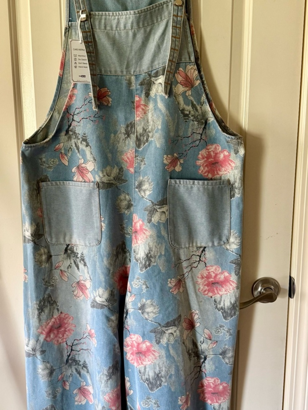 Floral Denim Cropped Overalls - Blue with flowers - Picture 8 of 9